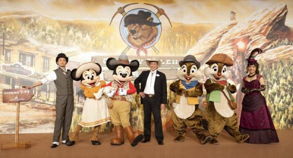 迪士尼灰熊山谷 極速礦車穿梭飛馳